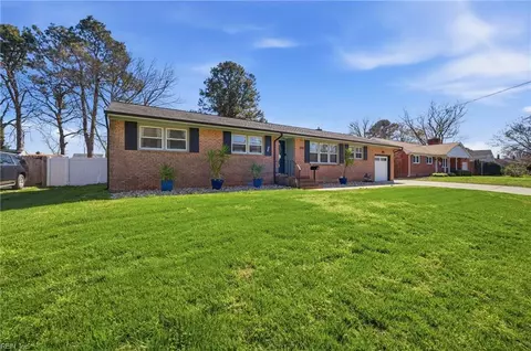 571 Viking Dr, Newport News, VA 23602