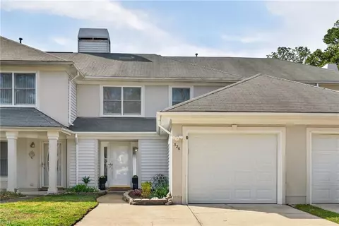 326 Esplanade Pl, Chesapeake, VA 23320