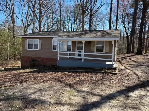 16426 Southampton Pw Pkwy, Capron, VA 23829