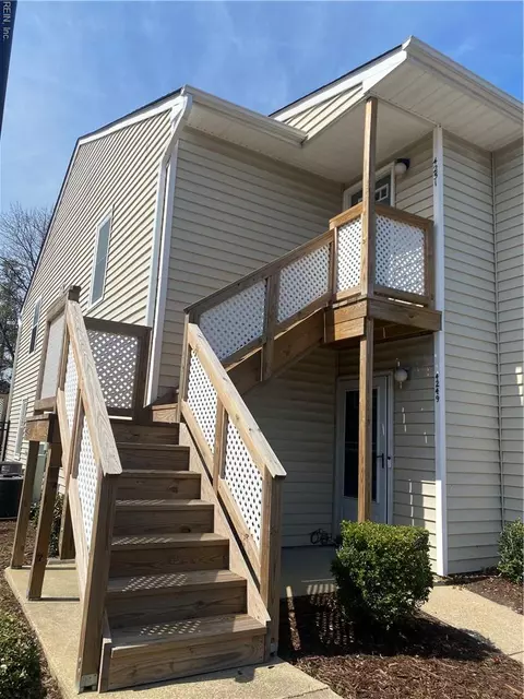 4251 Thalia Station Cir, Virginia Beach, VA 23452