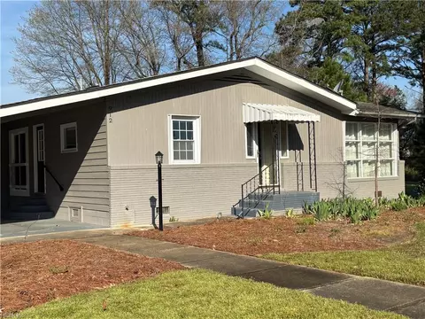 912 Oklahoma Dr, Chesapeake, VA 23323