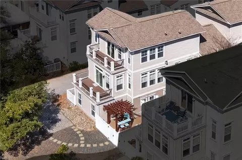 2304 Red Tide Rd, Virginia Beach, VA 23451