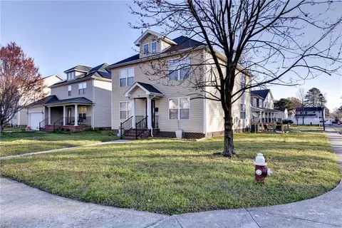 11 Sherazi Dr, Hampton, VA 23663