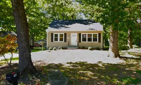 132 Church St, Brookneal, VA 24528