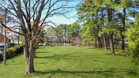 233 Valleau Rd, Norfolk, VA 23502