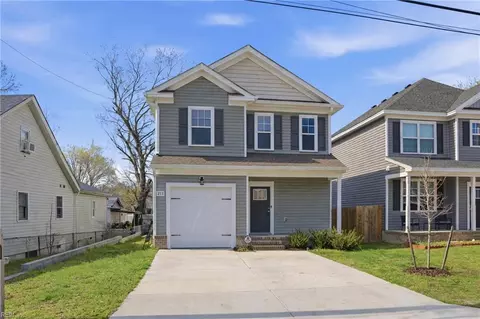 211 Diamond Ave, Chesapeake, VA 23323