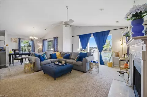 Living - 246 Dockside Dr #C, Hampton, VA 23669 photo 2 of 2