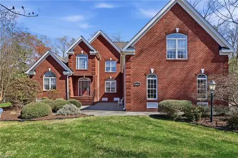 107 Pickett Pl, Yorktown, VA 23693