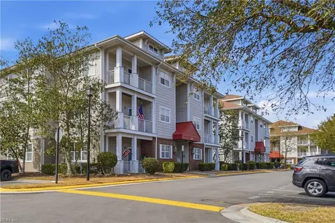5201 Nuthall Dr #301, Virginia Beach, VA 23455
