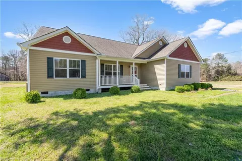 2116 Beaverdam Rd, Spring Grove, VA 23881