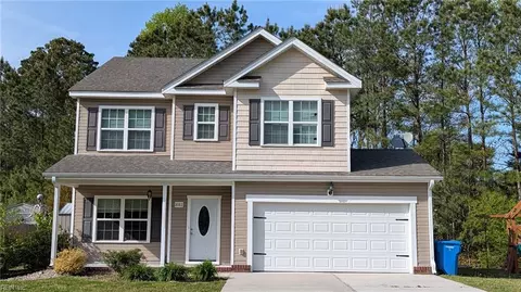 1011 Washington Dr, Chesapeake, VA 23322
