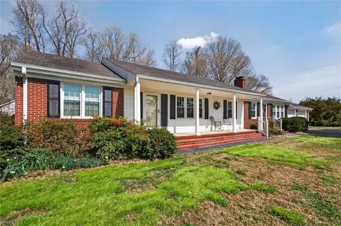 1316 Head Of River Rd, Chesapeake, VA 23322