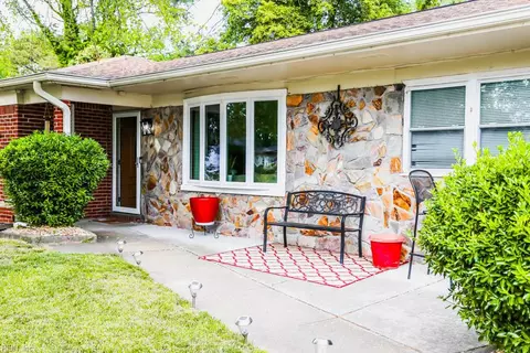 3200 Bruno Dr, Chesapeake, VA 23323