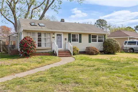 146 Lynnhaven Dr, Hampton, VA 23666