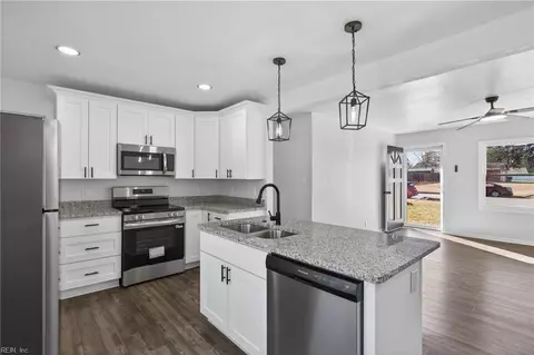 3728 Cardinal Ln, Portsmouth, VA 23703