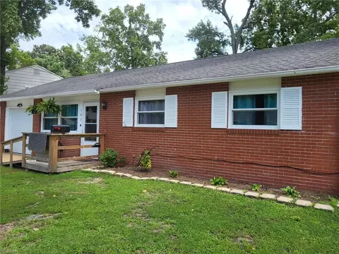 Exterior - 107 Fort Worth St, Hampton, VA 23669 photo 6 of 7