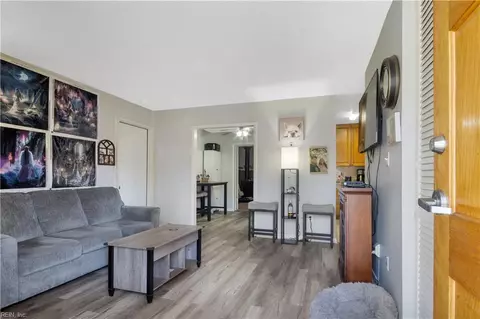 107 Fort Worth St, Hampton, VA 23669