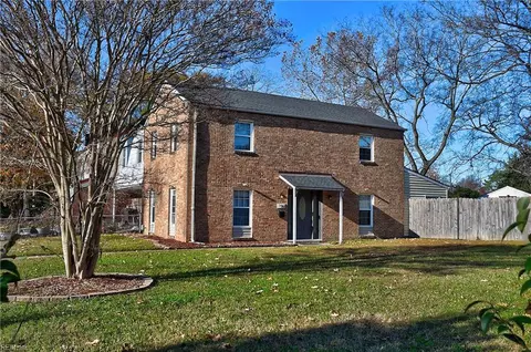 700 Lake Edward Dr, Virginia Beach, VA 23462