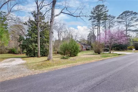 116 Holly Rd, Williamsburg, VA 23185