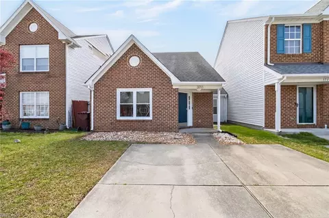 3711 Whitechapel Arch Arch, Chesapeake, VA 23321