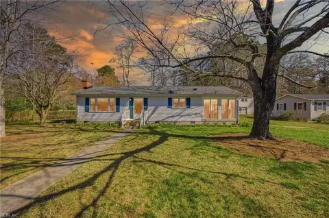 621 Shore Dr, Hartfield, VA 23071