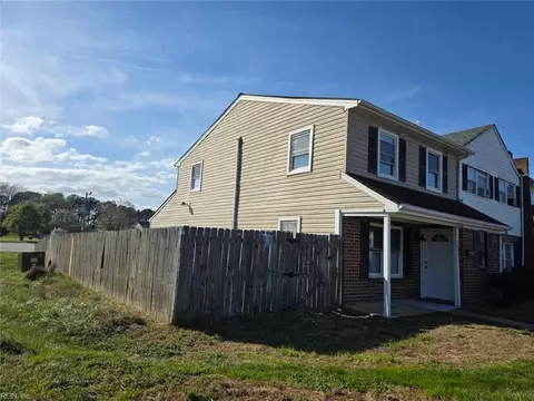 2517 King Ct, Chesapeake, VA 23324