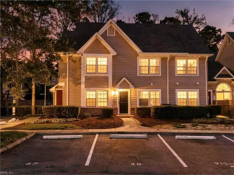 309 Wimbldon Chs Chase #E, Chesapeake, VA 23320