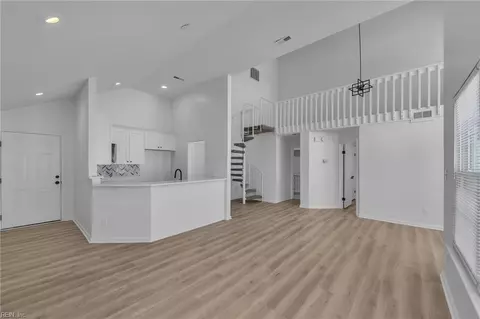 4121 Laurel Green Cir, Virginia Beach, VA 23456