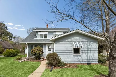 121 Old Railway Rd, Yorktown, VA 23692