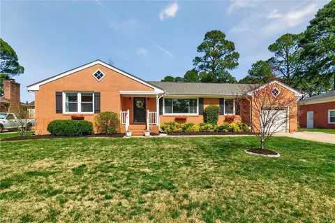 4244 Meadow Wood Dr, Chesapeake, VA 23321