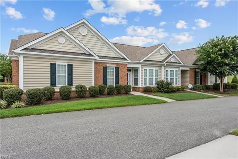 919 Vineyard Pl #B, Suffolk, VA 23435