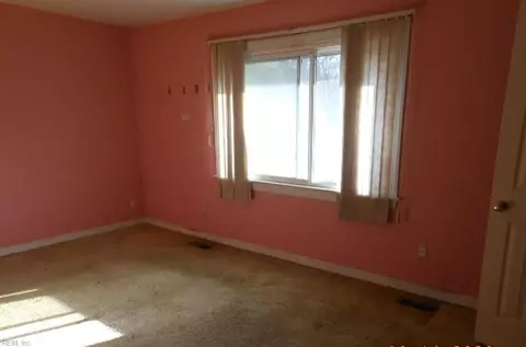 207 Swartmore Dr, Hampton, VA 23666 photo 9