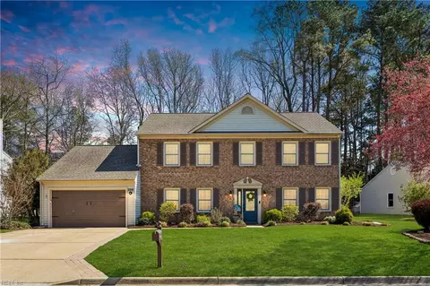 209 Hounds Chse Chase, Yorktown, VA 23693