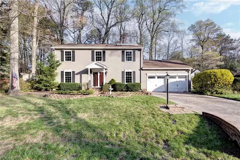 111 Lakeview Dr, Yorktown, VA 23692