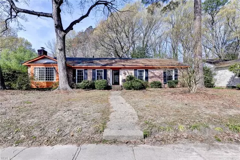 682 Village Green Pw Pkwy, Newport News, VA 23602