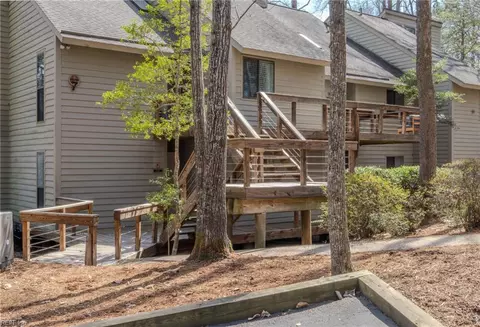 50 Villa Ridge Dr # -E, Hartfield, VA 23071