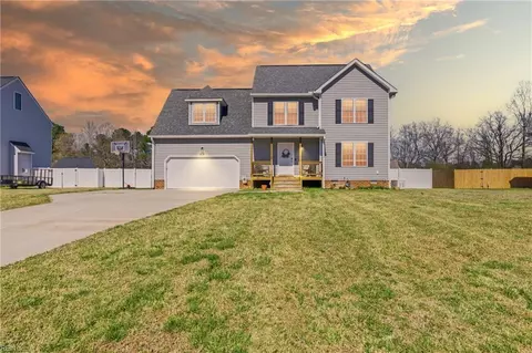 208 Pointers Dr, West Point, VA 23181