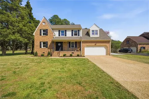 15 Windy Point Dr, Poquoson, VA 23662