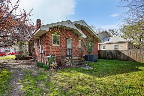 7 S Cypress St, Hampton, VA 23669 photo 3