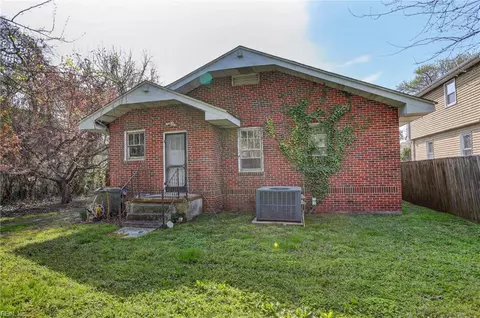 7 S Cypress St, Hampton, VA 23669 photo 4