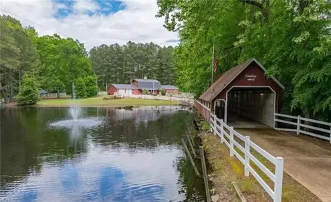 1058 Pine Log Rd, Skippers, VA 23879