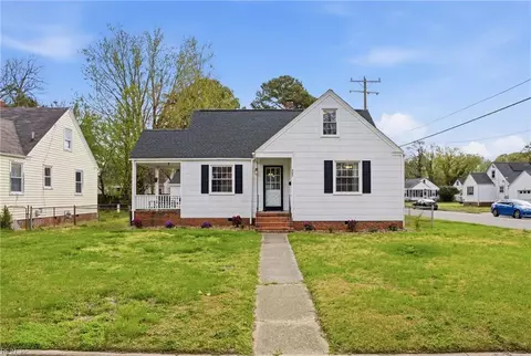 247 Plover Dr, Portsmouth, VA 23704