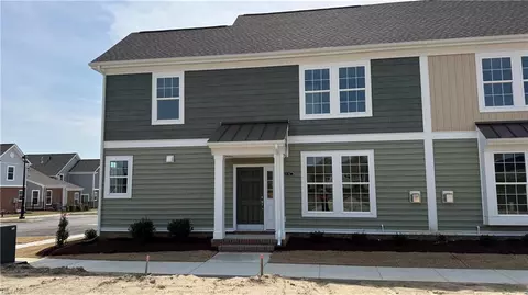1013 Robinson Rd #7C, Suffolk, VA 23434