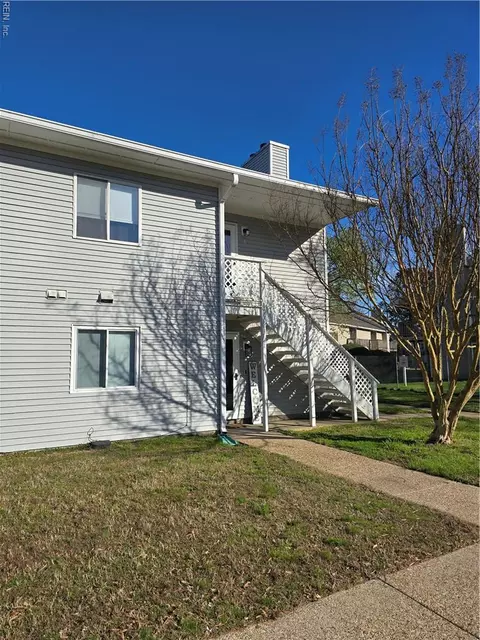 113 Roane Dr #A, Hampton, VA 23669 photo 2