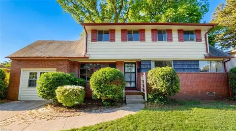 5421 Berry Hill Rd, Norfolk, VA 23502