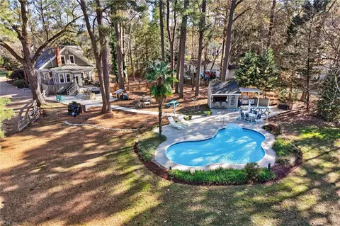 1105 Waters Rd, Chesapeake, VA 23322