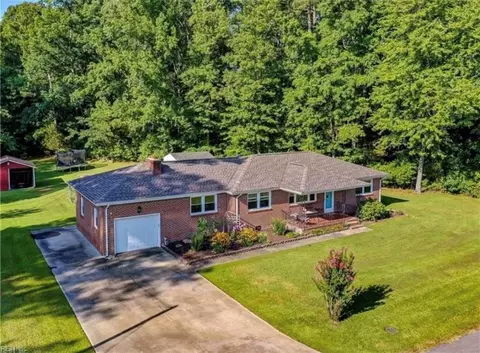 53 Pine Ln, Windsor, VA 23487