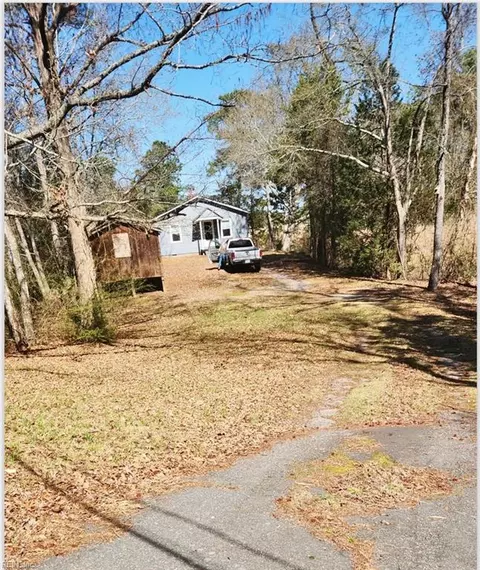 1020 Bracey Dr, Suffolk, VA 23434