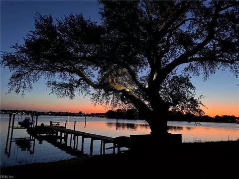 6214 Sylvan St, Norfolk, VA 23508