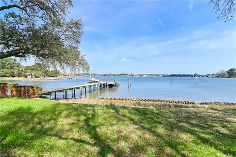6214 Sylvan St, Norfolk, VA 23508